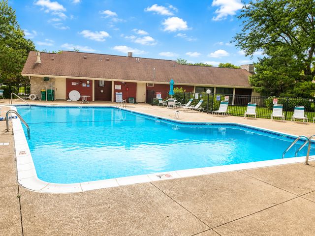 1059 Southbury Lane, Wheeling, IL 60090