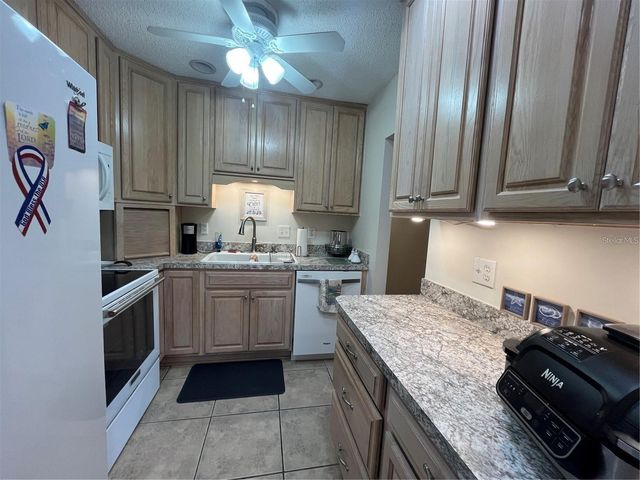 1907 CANTERBURY LANE 10, Sun City Center, FL 33573