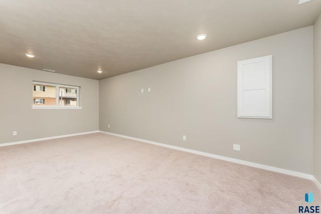 1230 N POPLAR Ave Avenue, Tea, SD 57064