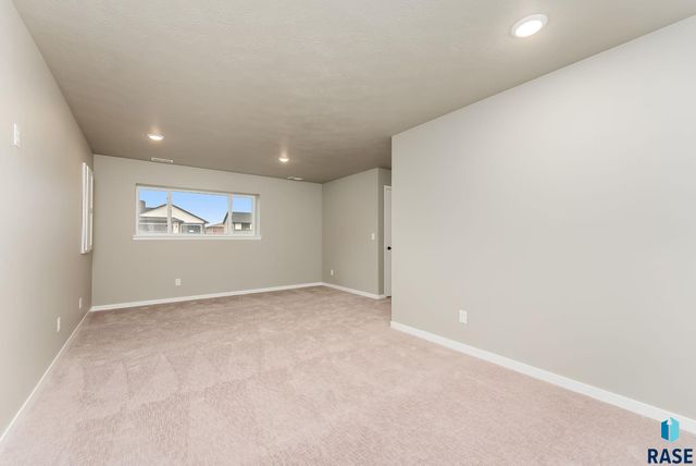 1230 N POPLAR Ave Avenue, Tea, SD 57064