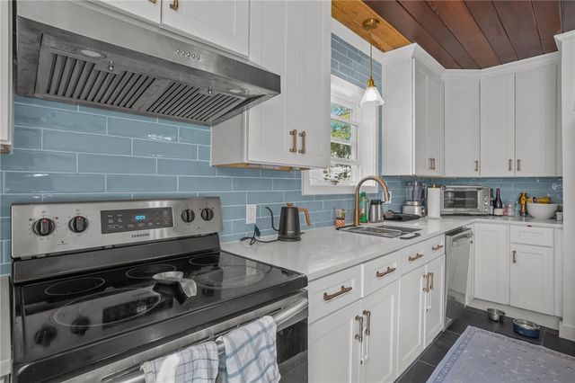 2 Channing Place, Newport, RI 02840