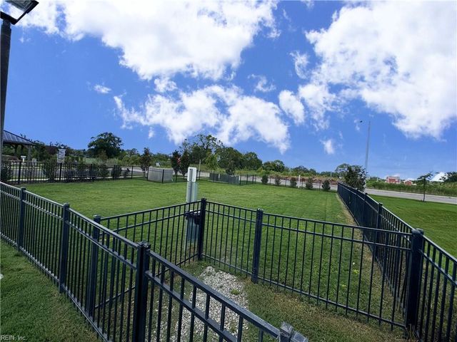 1808 Moravian WALK, Chesapeake, VA 23323
