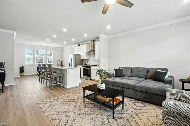 1808 Moravian WALK, Chesapeake, VA 23323