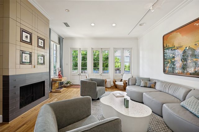 2203 Allen Street, Dallas, TX 75204