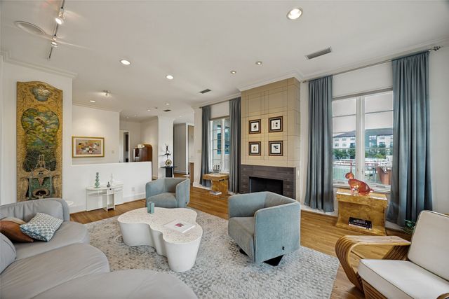 2203 Allen Street, Dallas, TX 75204