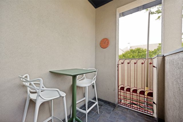 2203 Allen Street, Dallas, TX 75204