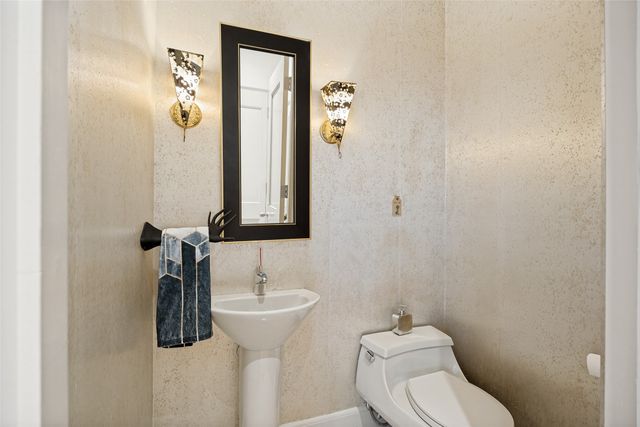 2203 Allen Street, Dallas, TX 75204