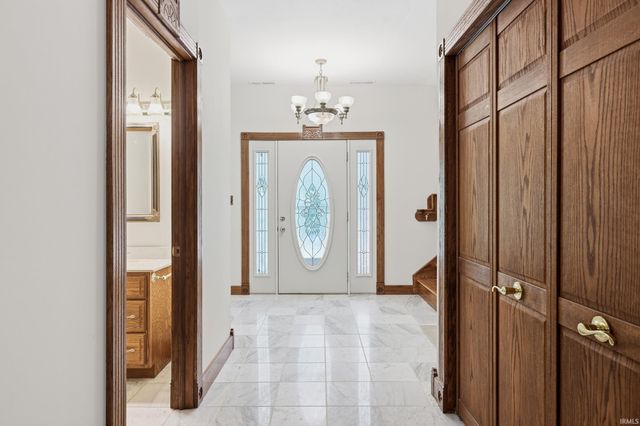 10804 E State Road 58, Bloomfield, IN 47424