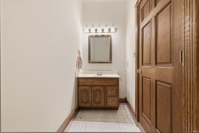 10804 E State Road 58, Bloomfield, IN 47424