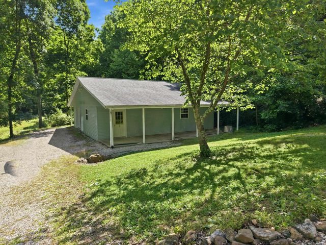 10804 E State Road 58, Bloomfield, IN 47424