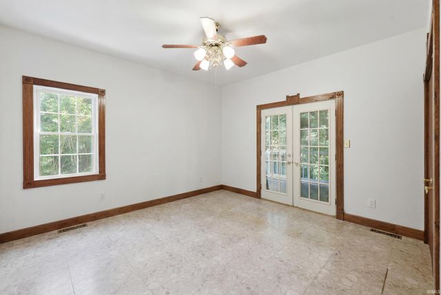 10804 E State Road 58, Bloomfield, IN 47424