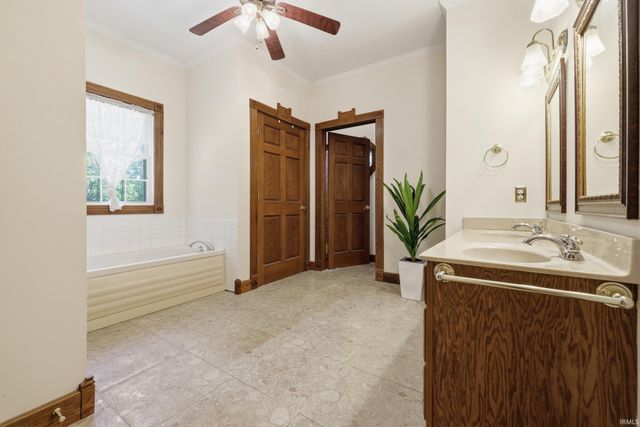 10804 E State Road 58, Bloomfield, IN 47424