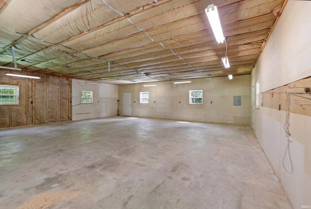 10804 E State Road 58, Bloomfield, IN 47424