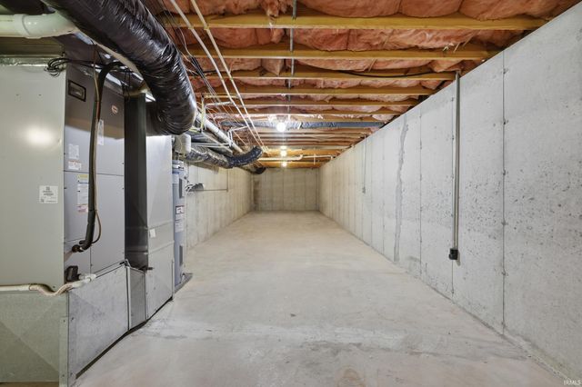 10804 E State Road 58, Bloomfield, IN 47424