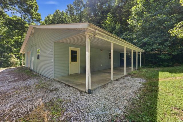 10804 E State Road 58, Bloomfield, IN 47424