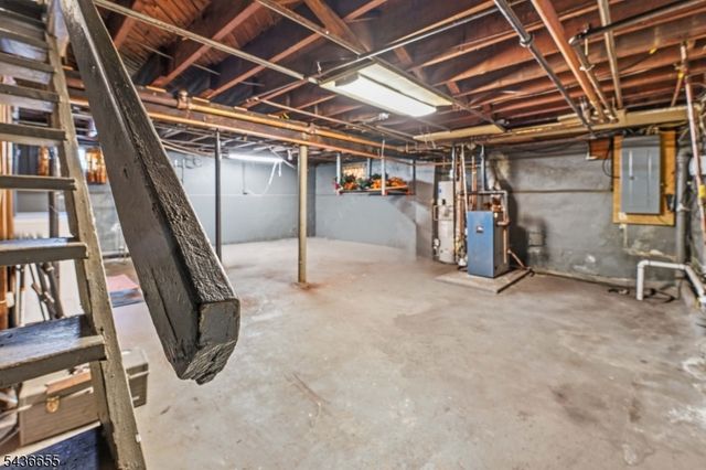 60 Summit Rd, Elizabeth City, NJ 07208
