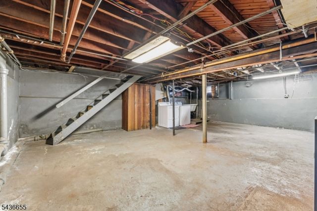 60 Summit Rd, Elizabeth City, NJ 07208
