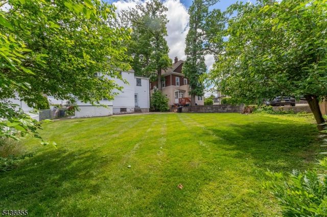60 Summit Rd, Elizabeth City, NJ 07208
