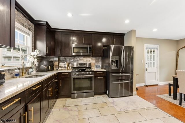 60 Summit Rd, Elizabeth City, NJ 07208