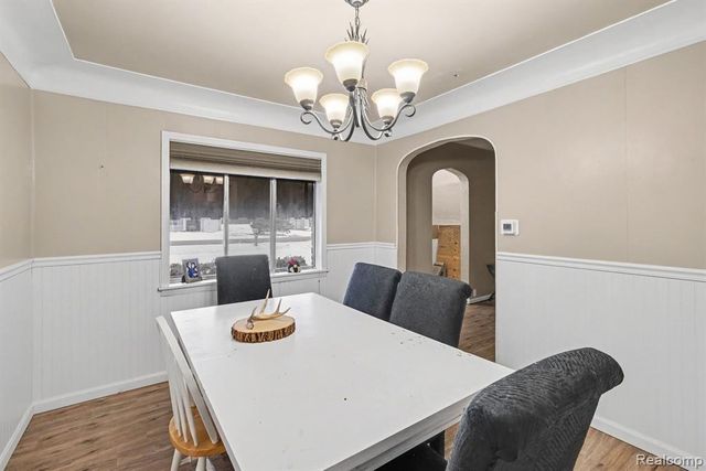 6272 W Court Street, Flint, MI 48532