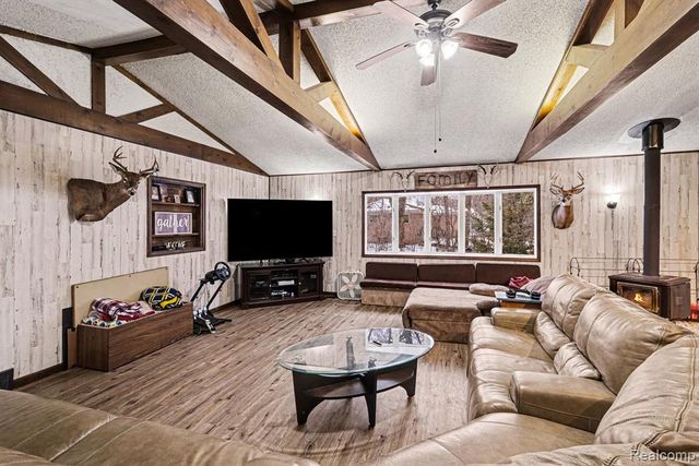 6272 W Court Street, Flint, MI 48532