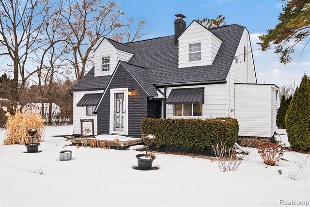 6272 W Court Street, Flint, MI 48532