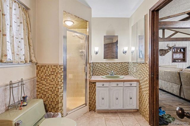 6272 W Court Street, Flint, MI 48532