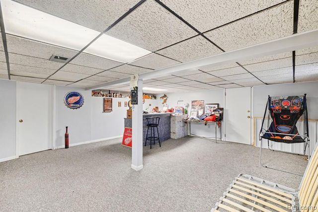 6272 W Court Street, Flint, MI 48532