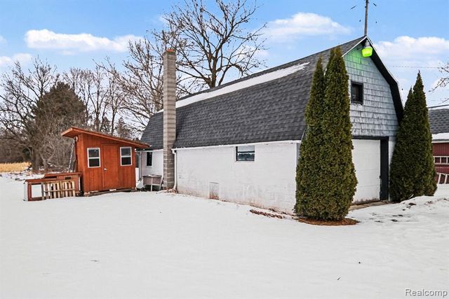 6272 W Court Street, Flint, MI 48532