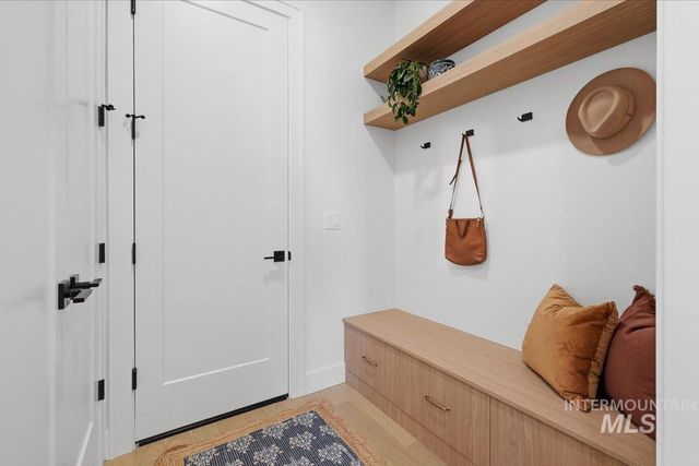 5937 S Highmark Ave, Meridian, ID 83642