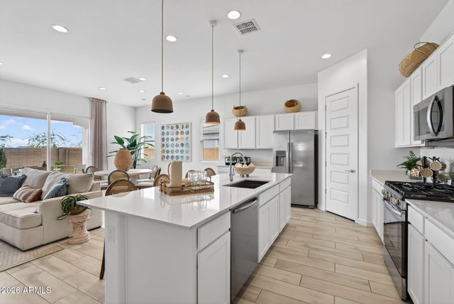 9965 S DUTCHMAN Drive, Apache Junction, AZ 85120