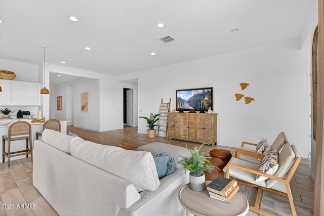 9965 S DUTCHMAN Drive, Apache Junction, AZ 85120