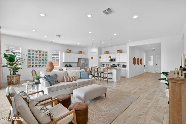 9965 S DUTCHMAN Drive, Apache Junction, AZ 85120