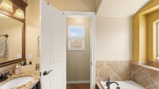 11740 SW 18th Street, Yukon, OK 73099