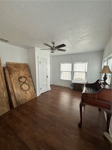 506 N Alamo St, Refugio, TX 78377