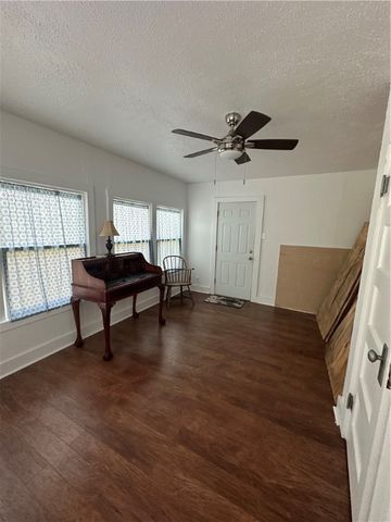 506 N Alamo St, Refugio, TX 78377