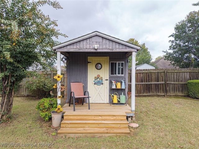 7713 S 24th Street, Fort Smith, AR 72908