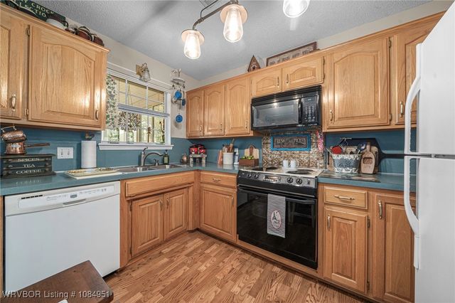 7713 S 24th Street, Fort Smith, AR 72908