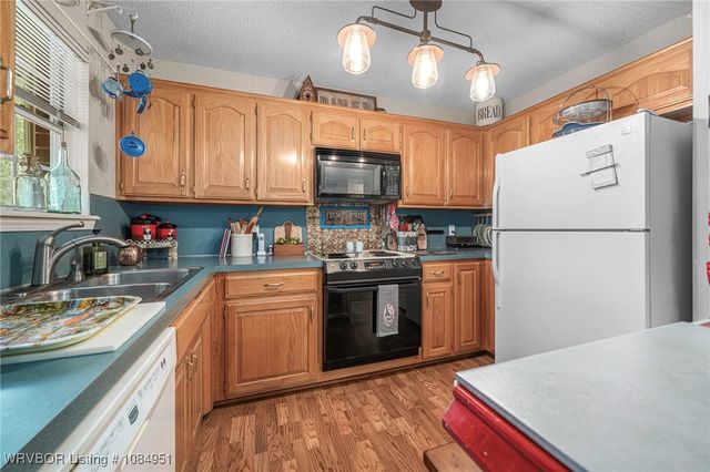 7713 S 24th Street, Fort Smith, AR 72908