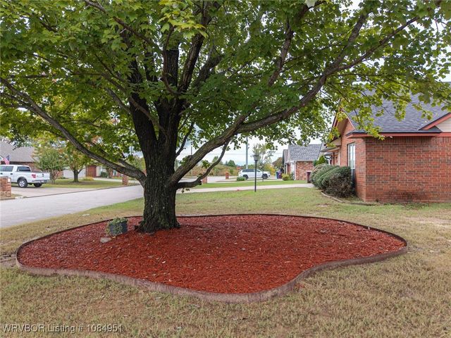 7713 S 24th Street, Fort Smith, AR 72908