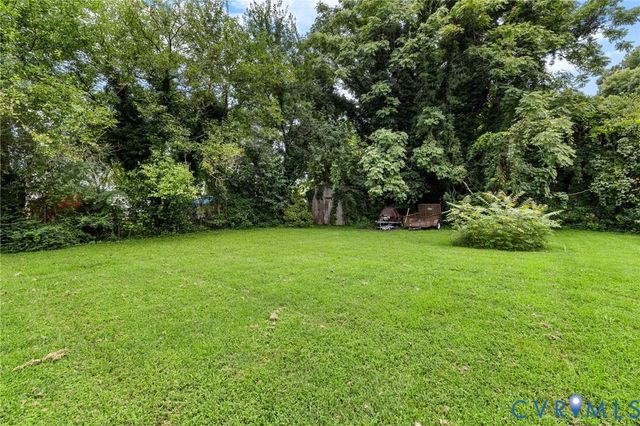 901 Kingsway Rd, Richmond, VA 23225
