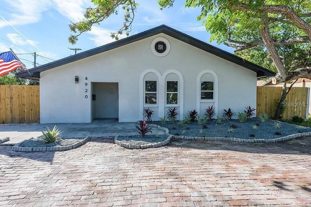 4920 30TH AVENUE N, St Petersburg, FL 33710