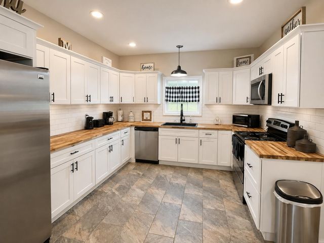 442 Deer Ridge Estates Road, Whitwell, TN 37397