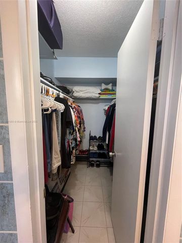 1395 NE 167th St 102, Miami, FL 33162