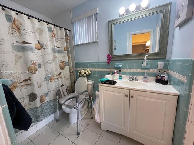1395 NE 167th St 102, Miami, FL 33162