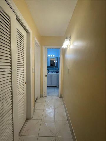 1395 NE 167th St 102, Miami, FL 33162