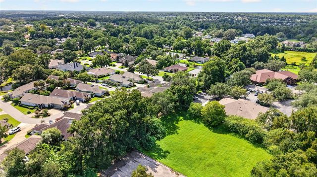 1912 SE TWIN BRIDGE CIRCLE, Ocala, FL 34471