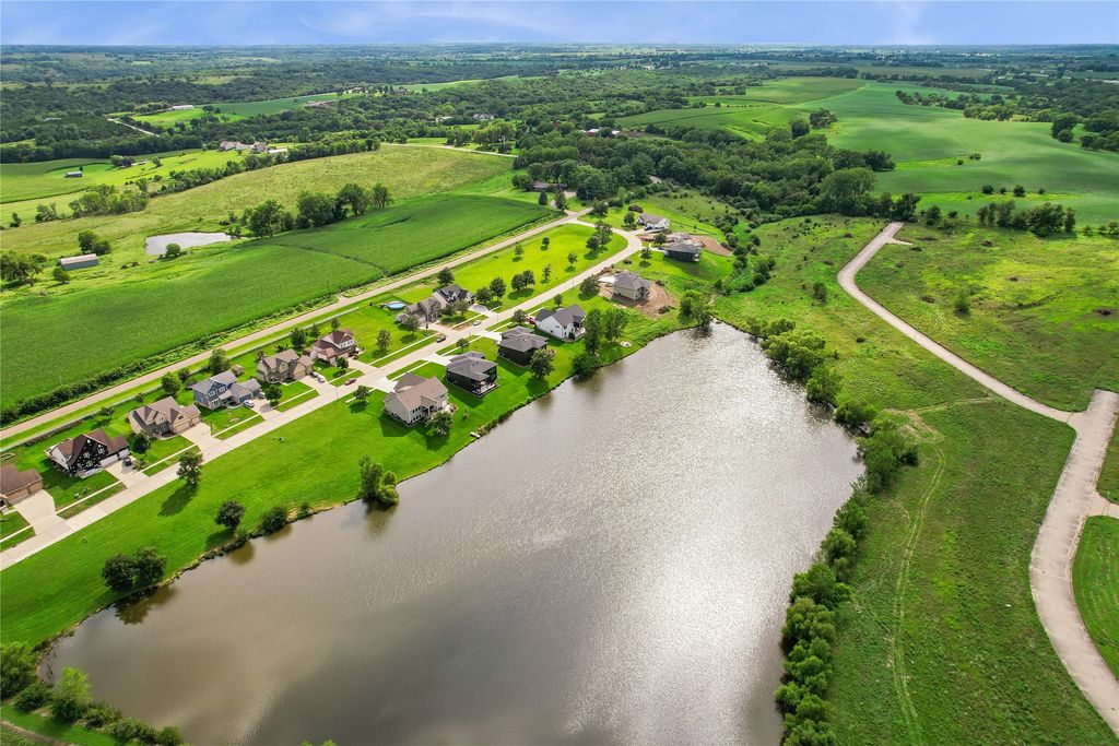 335 Chestnut Street, De Soto, IA 50069