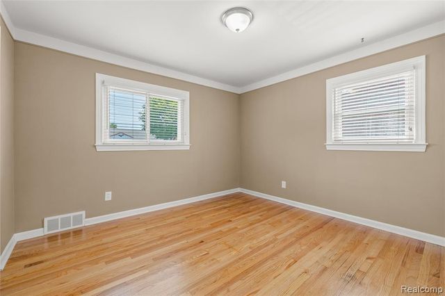 6735 Whitby Street, Garden City, MI 48135