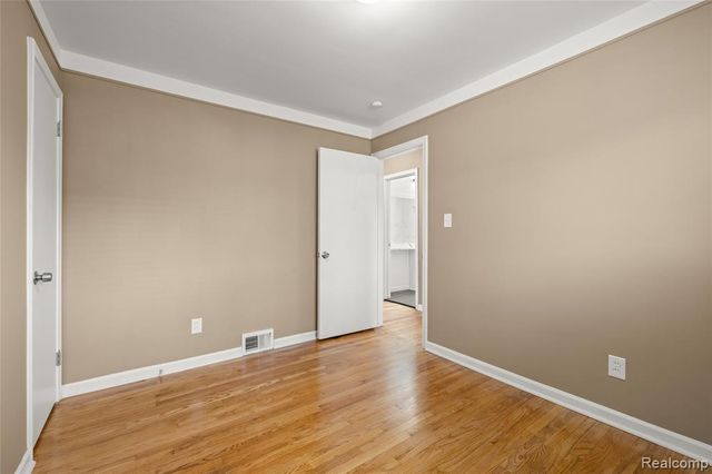 6735 Whitby Street, Garden City, MI 48135